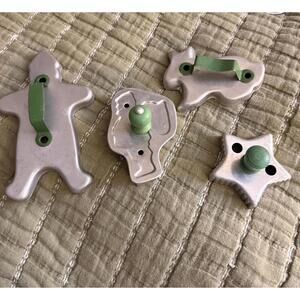 VINTAGE 1940s Aluminum Cookie Cutters Green Handles Lot of 4 Holiday Christmas